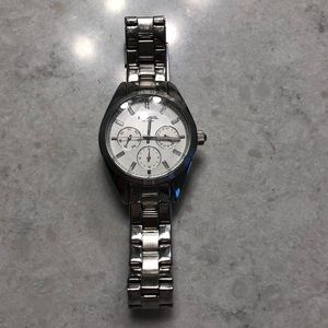Silver tone ladies fossil watch